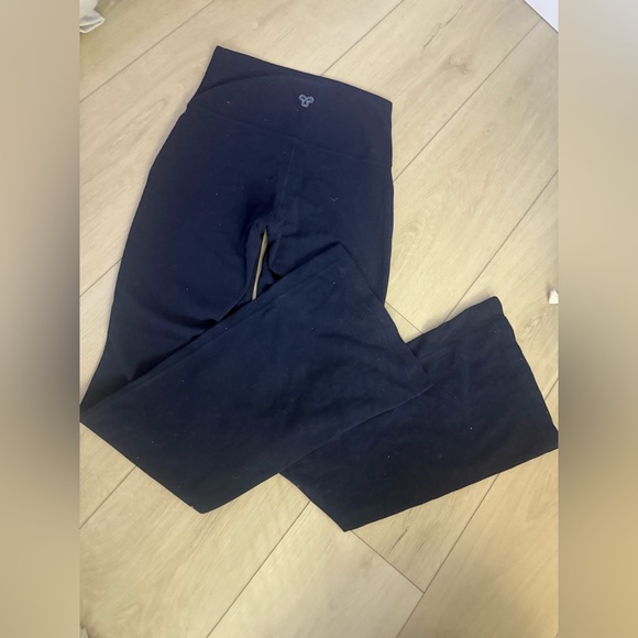 Aritzia TNAction Navy Flare Yoga Pants - Picture 2 of 4